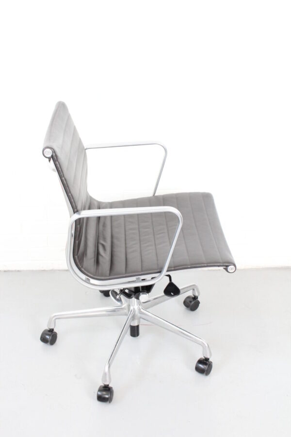 Herman Miller Eames Group Chair - Used - Image 3