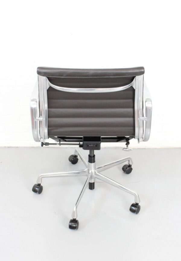 Herman Miller Eames Group Chair - Used - Image 4