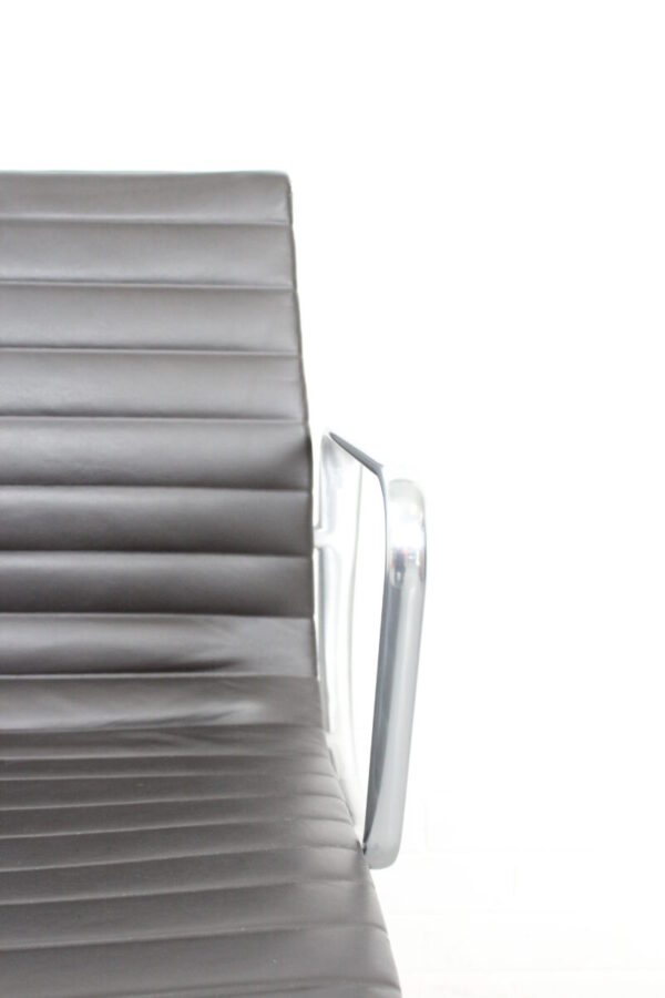 Herman Miller Eames Group Chair - Used - Image 6