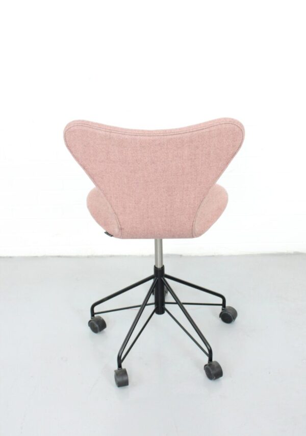 Fritz Hansen Series 7 Office Chair - Used - Image 4