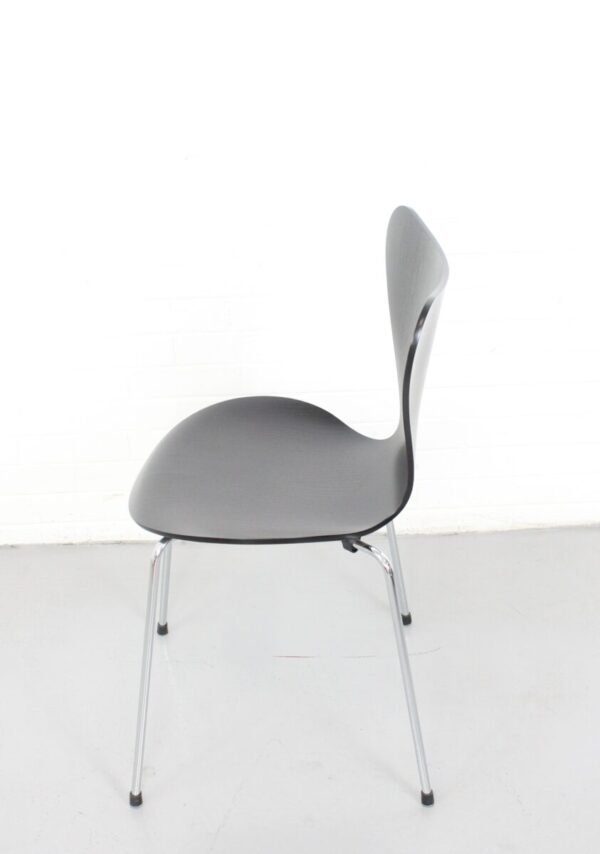 Fritz Hansen Series 7 Chair - Used - Image 5