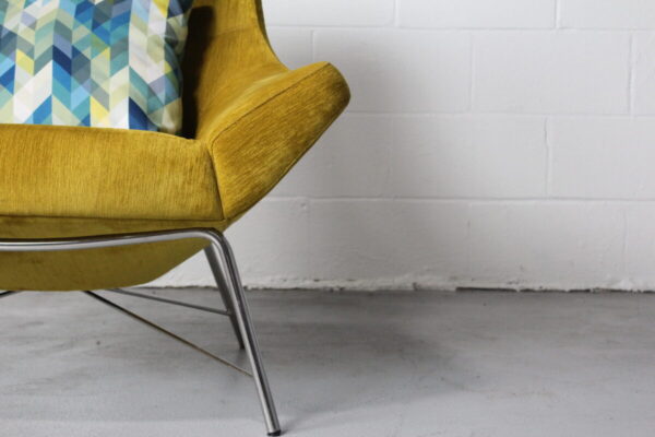 Decca Contract Furniture Bing Mid Back Lounge Chair - Used - Image 5