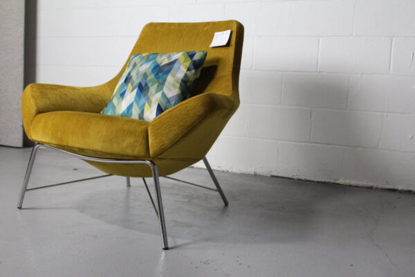 Decca Contract Furniture Bing Mid Back Lounge Chair - Used - Image 4