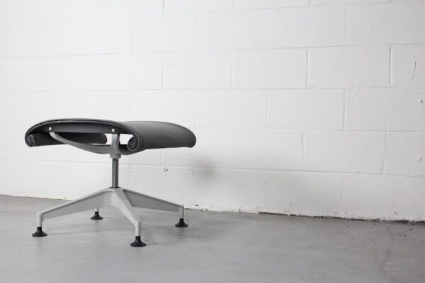 Herman Miller Setu Lounge Chair with Ottoman – Modern Ergonomic Seating - Used - Image 15