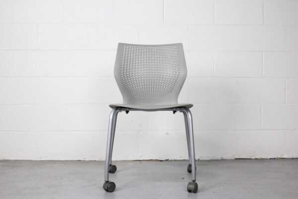 Knoll Multigeneration Stacking Chair - Used - Image 2