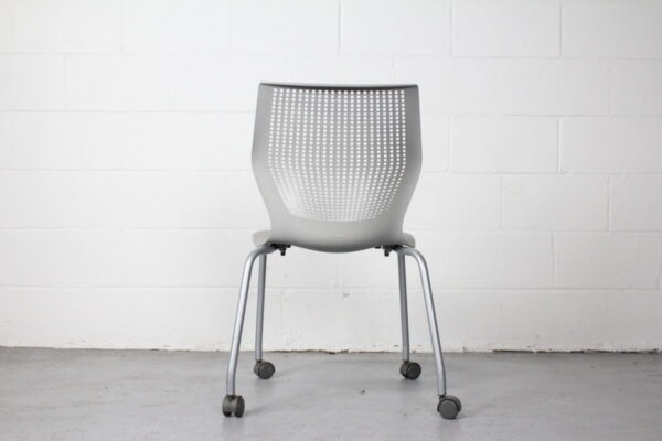 Knoll Multigeneration Stacking Chair - Used - Image 4