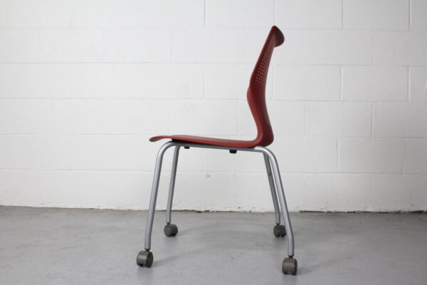 Knoll Multigeneration Stacking Chair - Used - Image 3