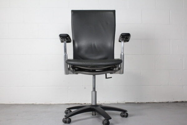 Knoll Life Ergonomic Task Chair - Used - Image 2