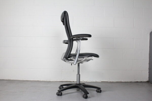 Knoll Life Ergonomic Task Chair - Used - Image 5