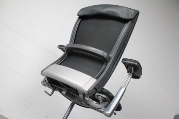 Knoll Life Ergonomic Task Chair - Used - Image 8