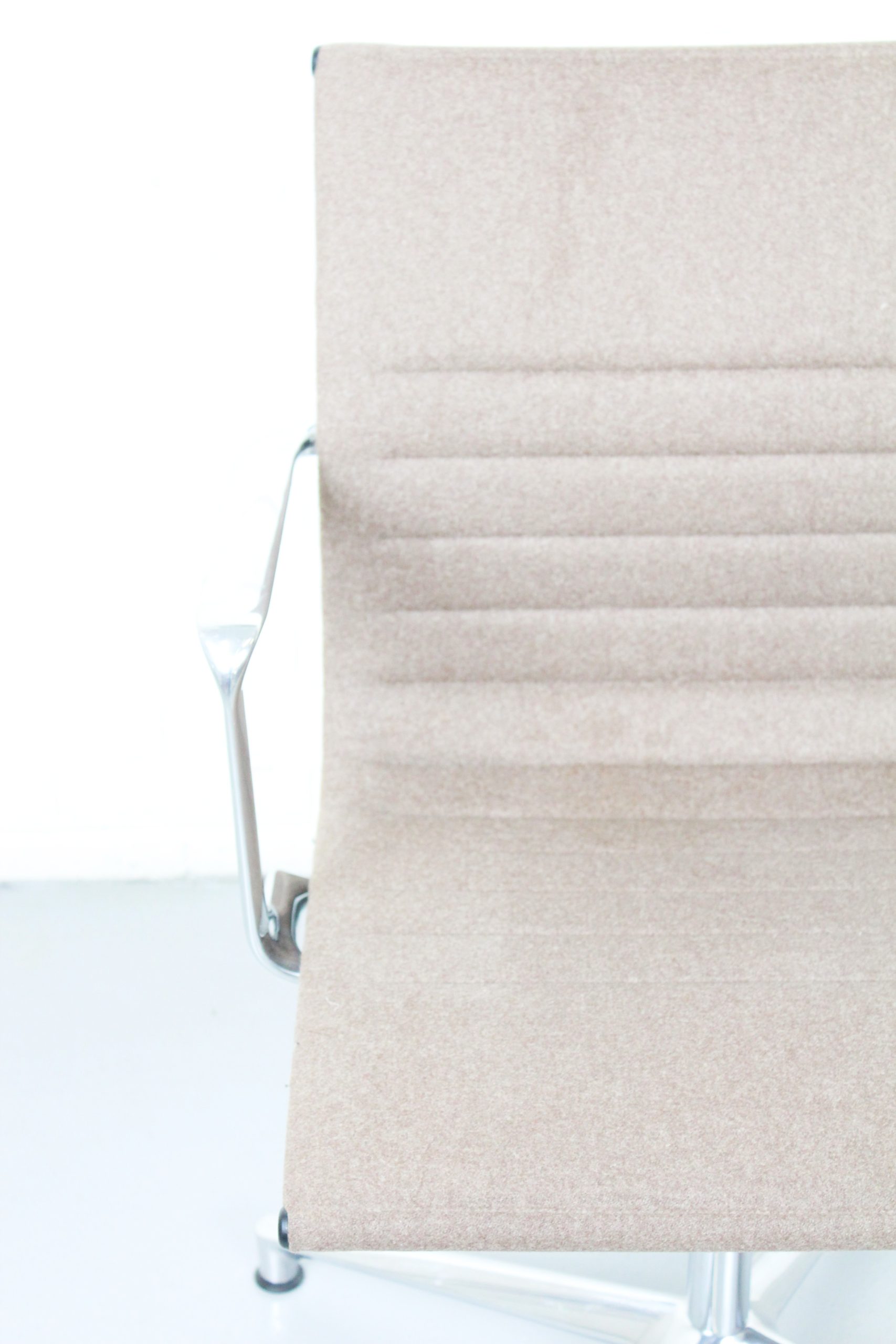 Reproduction of Herman Miller Eames Soft Pad Chair - Used - Image 5