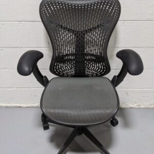 Herman Miller Mirra（初代） Amazon.com: Herman Miller Mirra Chair Fully Loaded - Free Warranty